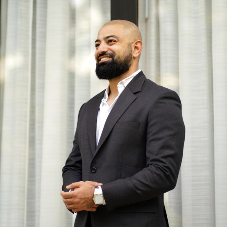 Rahul Makhija Email Expert